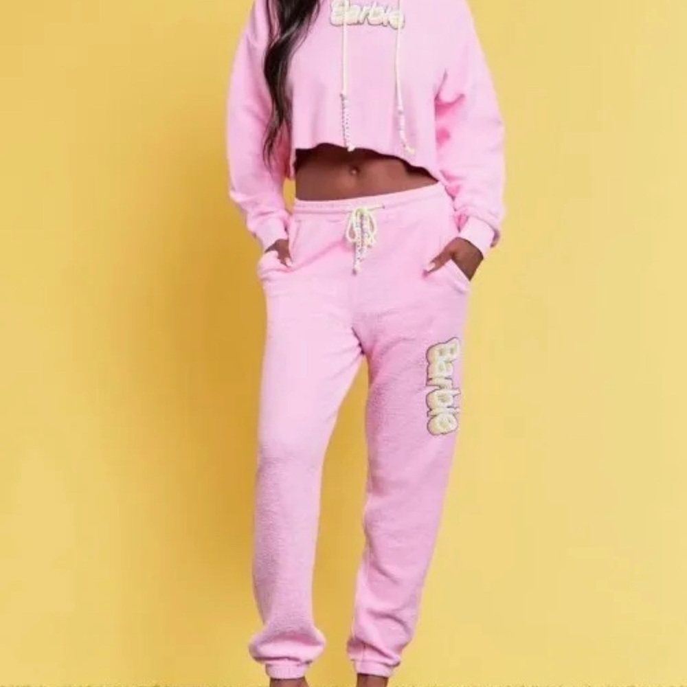 Barbie pink pants